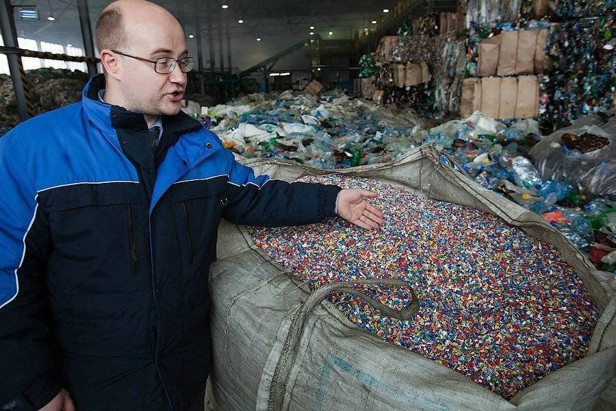 Переработка пластиковых бутылок как бизнес, открытие завода.