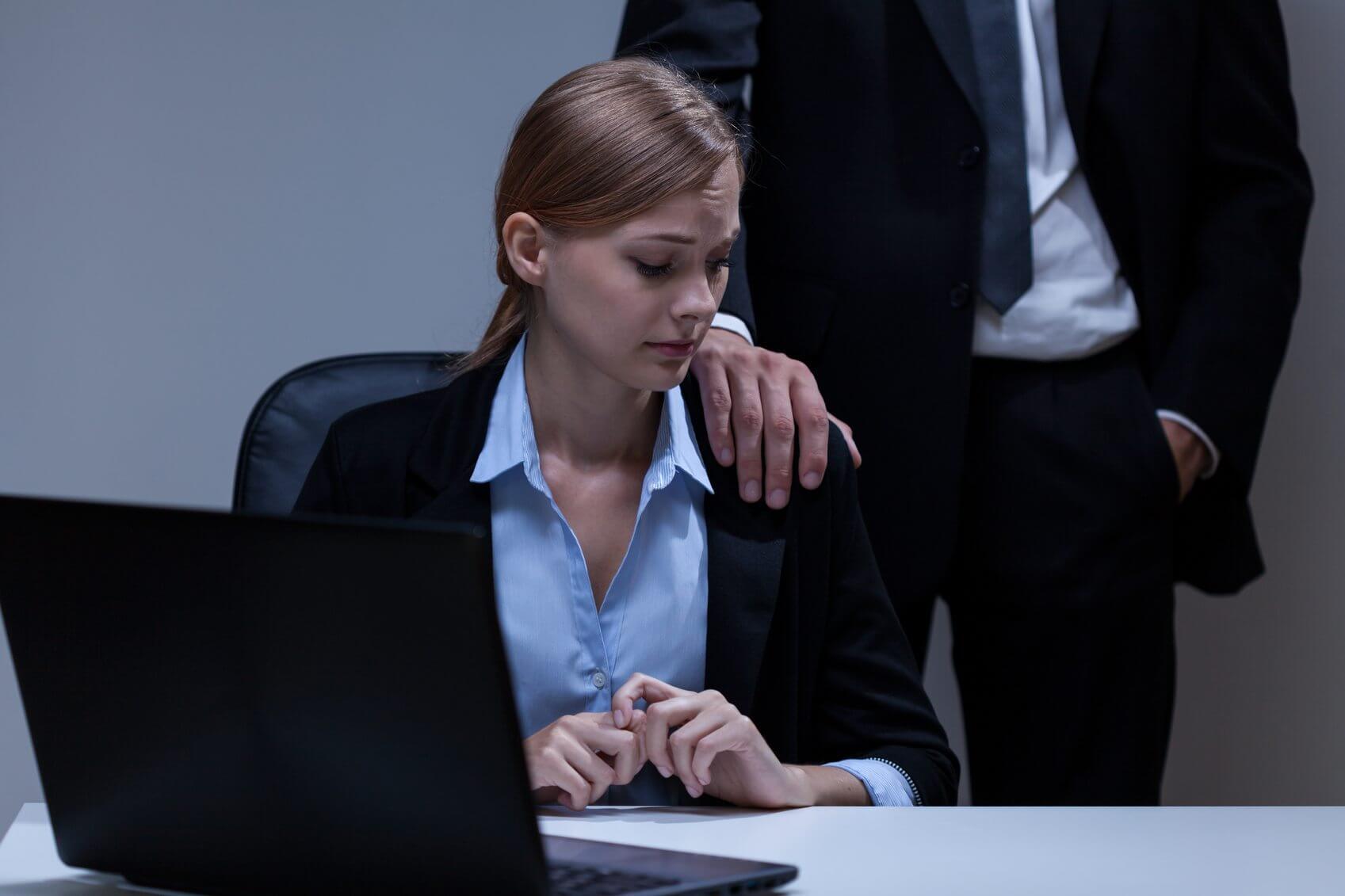 Сексуальные домогательства на работе: как быть?