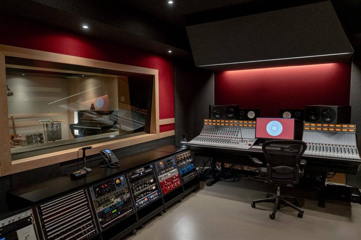 Как сделать студию звукозаписи дома: самый список необходимого оборудования для студии звукозаписи