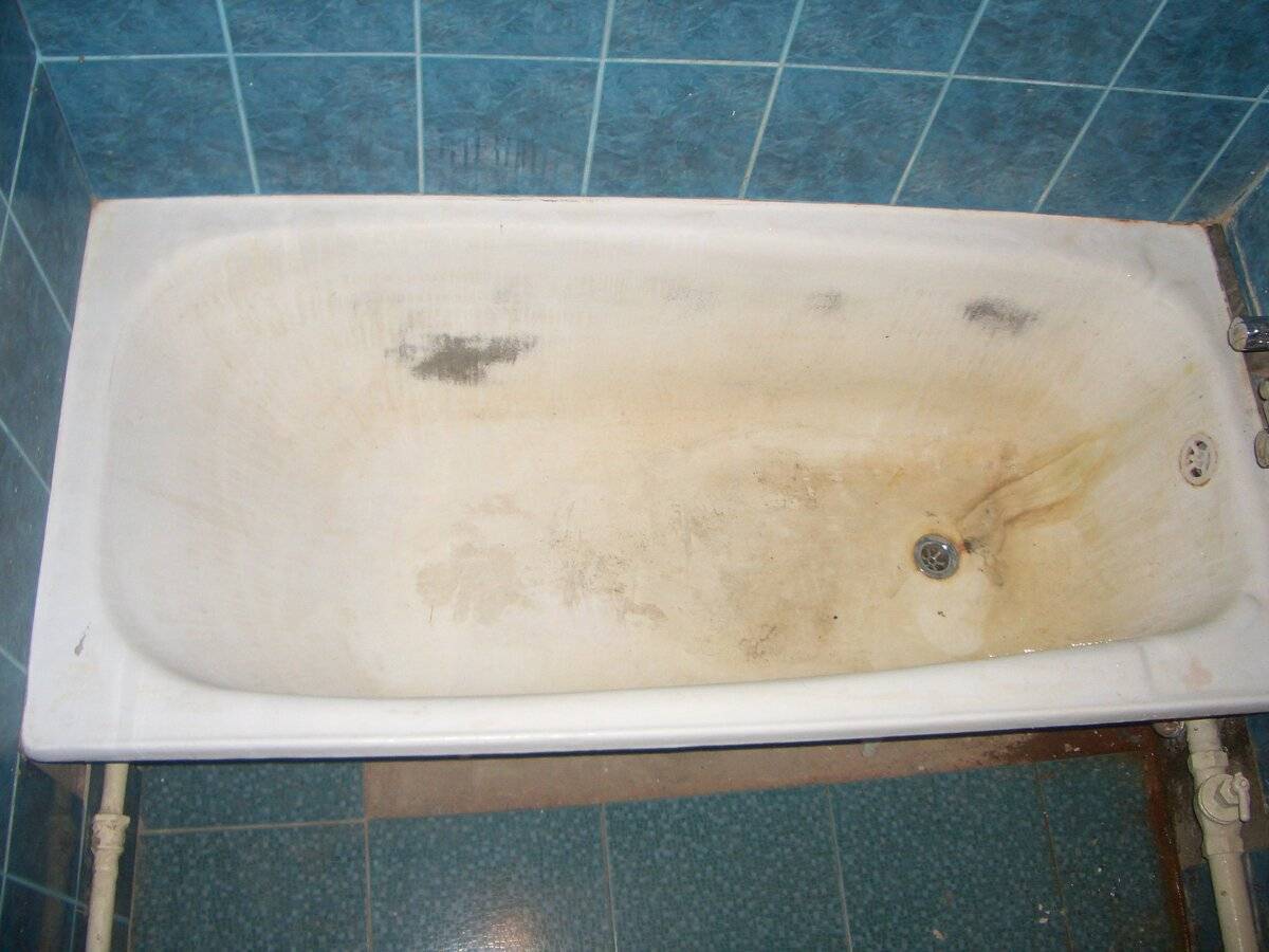 Заменить на новую или отреставрировать: что делать со старой ванной