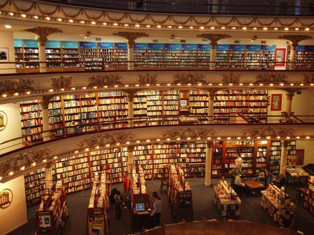 Самый большой книжный магазин