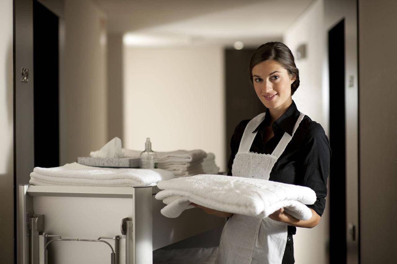Как отели стирают белое белье