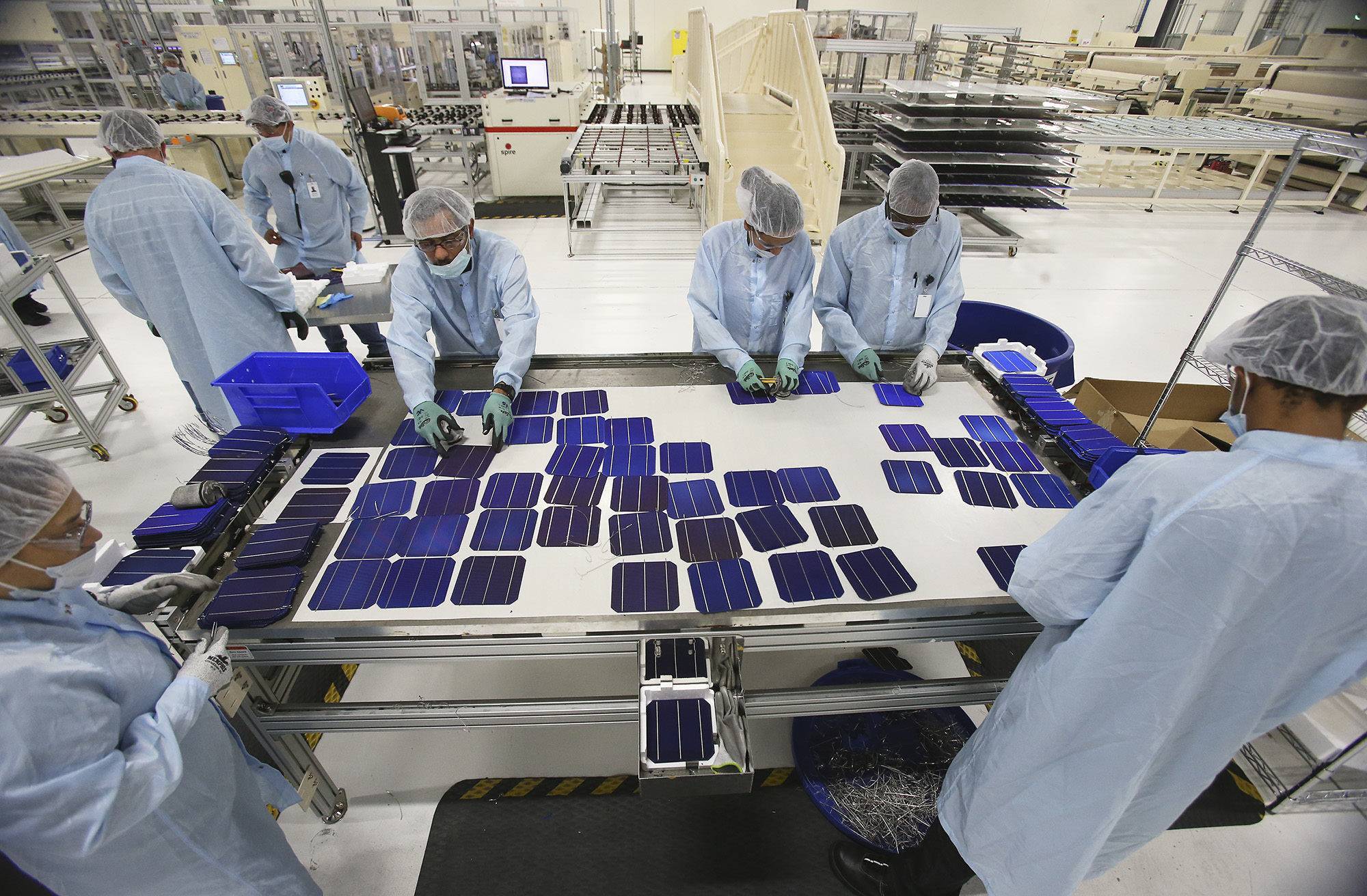 Производство солнечных батарей, крупнейшие заводы по изготовлению солнечных батарей