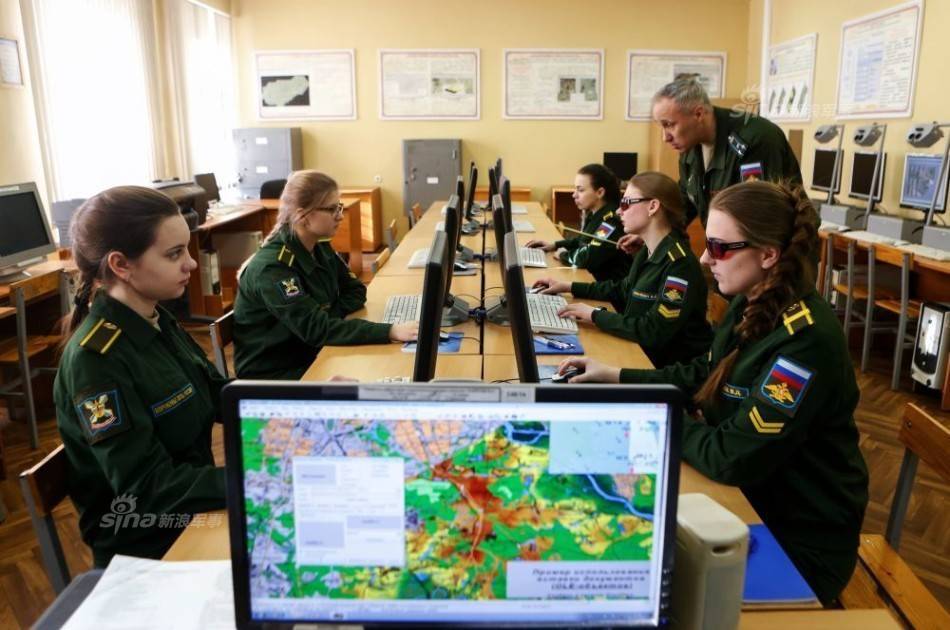 ​​военные училища для девушек: списки, нормативы и требования