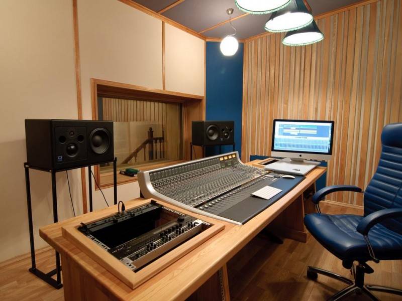 Культурный бизнес: как открыть студию звукозаписи с нуля