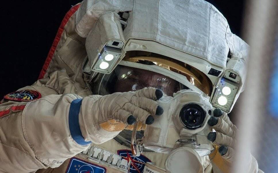 Сколько зарабатывают космонавты