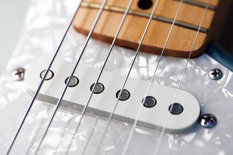 Топ-10 лучших струн для акустической гитары - обзор, рекомендации и характеристики