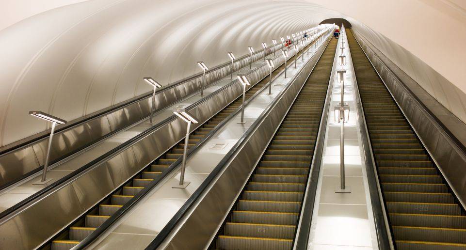 Какая самая глубокая станция метро в москве и ее история